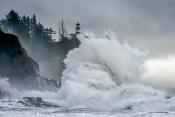 Huge king tide hitting Oregon Coast